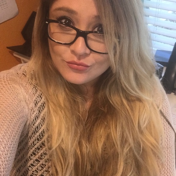 Meet your Posher, Anissa - Picture 5 of 5